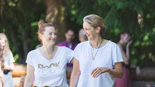 epnll-en-formation-échanger-rire-praticien-hypnose-Ericksonienne-hypnothérapeute