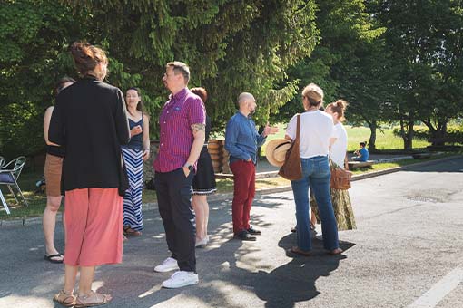 Photo illustrant le sujet : à qui s'adresse notre formation les bases de la PNL - Découverte - développement personnel - epnll - Ecole de PNL de Lausanne - Valéry Comte