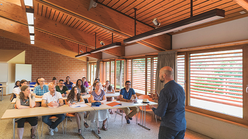 Photo illustrant le sujet : formation en présentiel formule succès – 3 certifications – PNL – coaching – Hypnose - epnll - Ecole de PNL de Lausanne